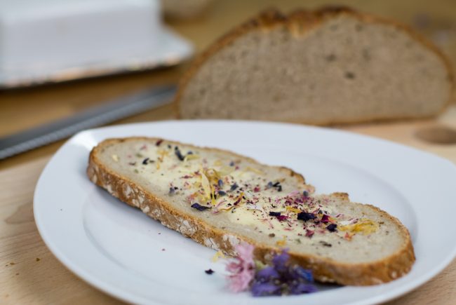 Salzburger Bauernbrot selbst gemacht – mit Sauerteig | SalzburgerLand ...