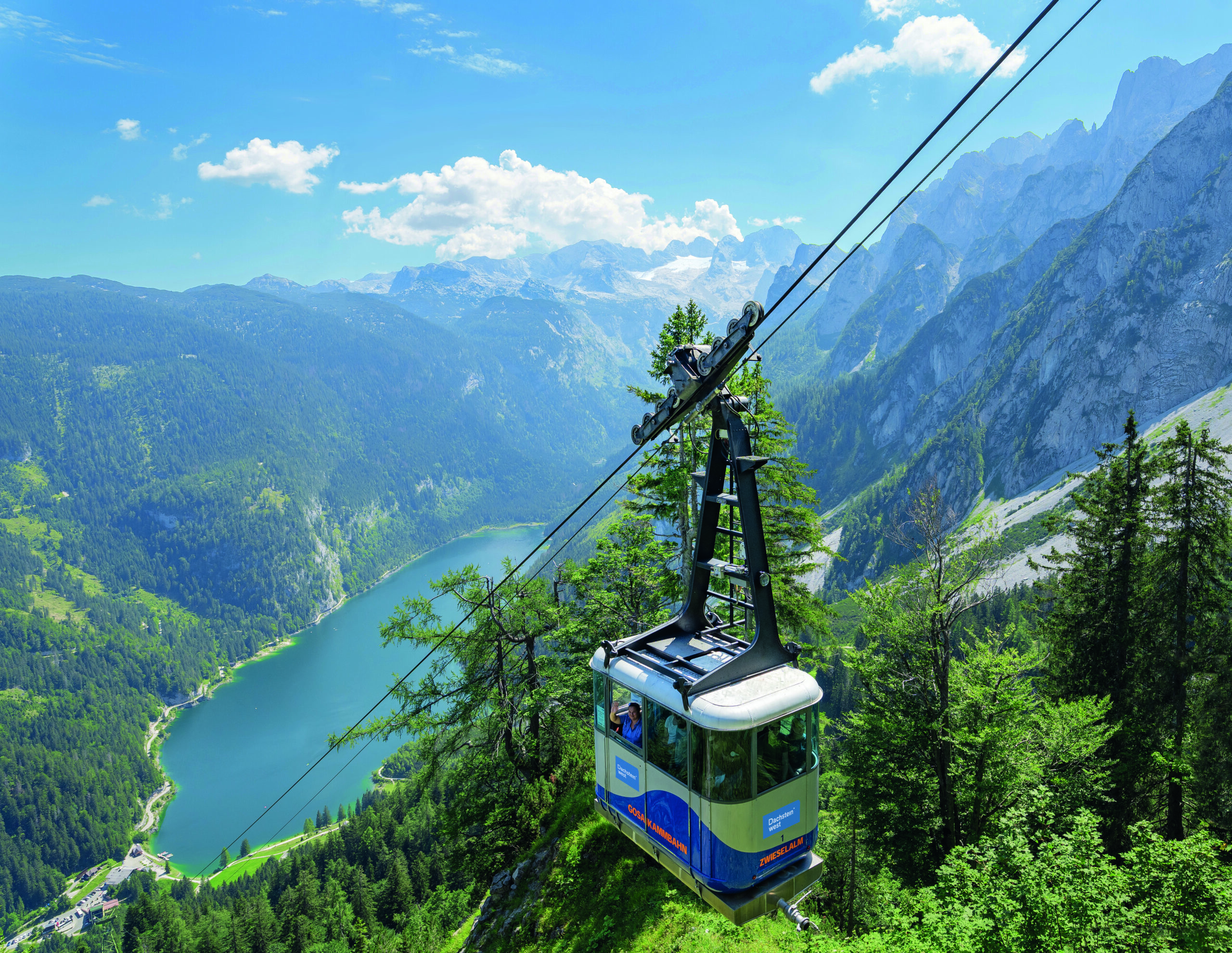 Gosaukammbahn mit Blick auf den Gosausee © Chris Eder