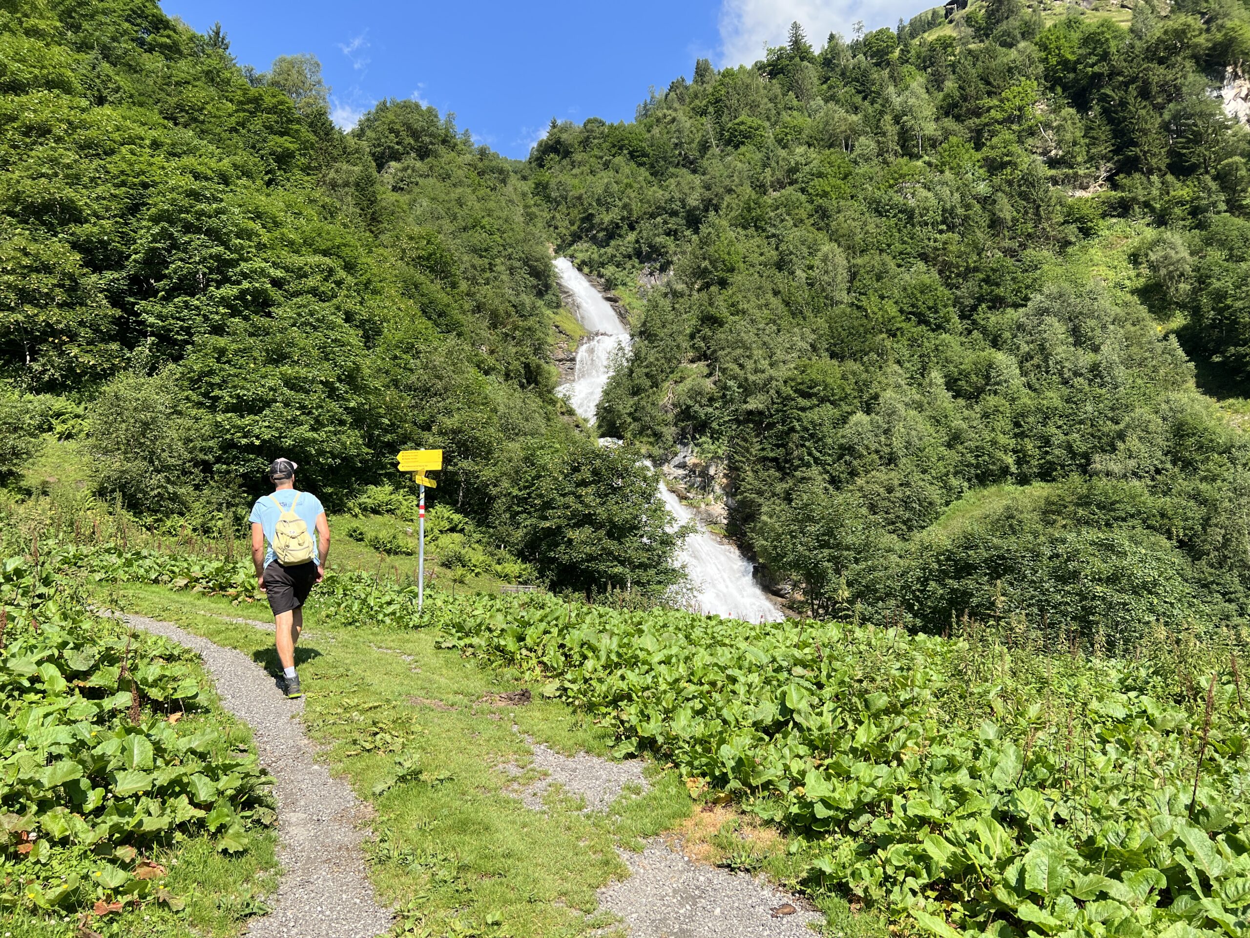 Während der Wanderung ist der Walchbach oft zu sehen.