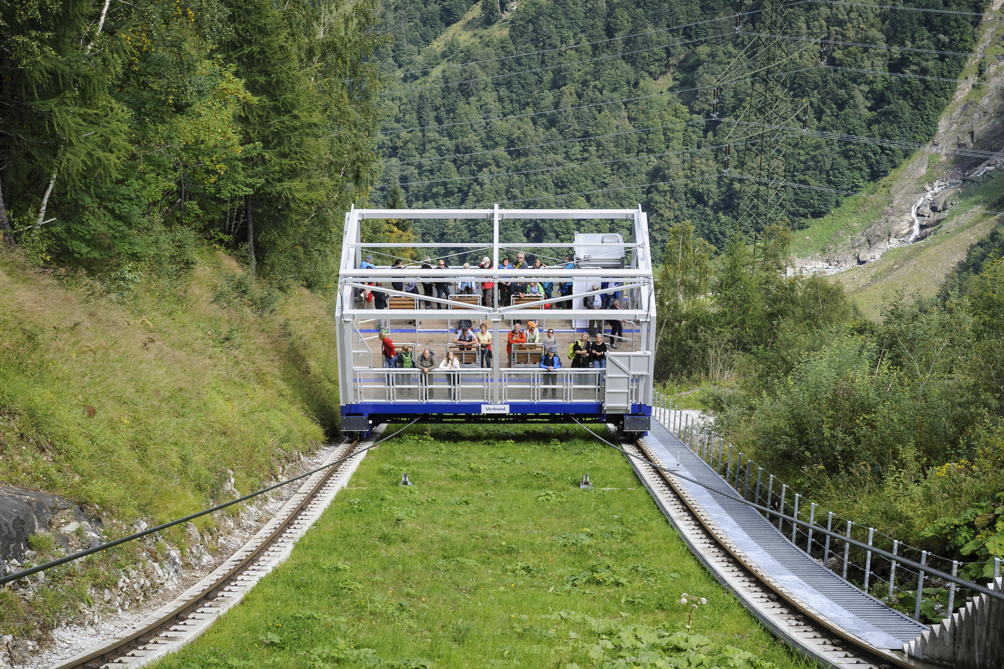 Der Lärchenwand Schrägaufzug ist Teil der Anreise auf die Alm. © Verbund Johannes Wiedl .