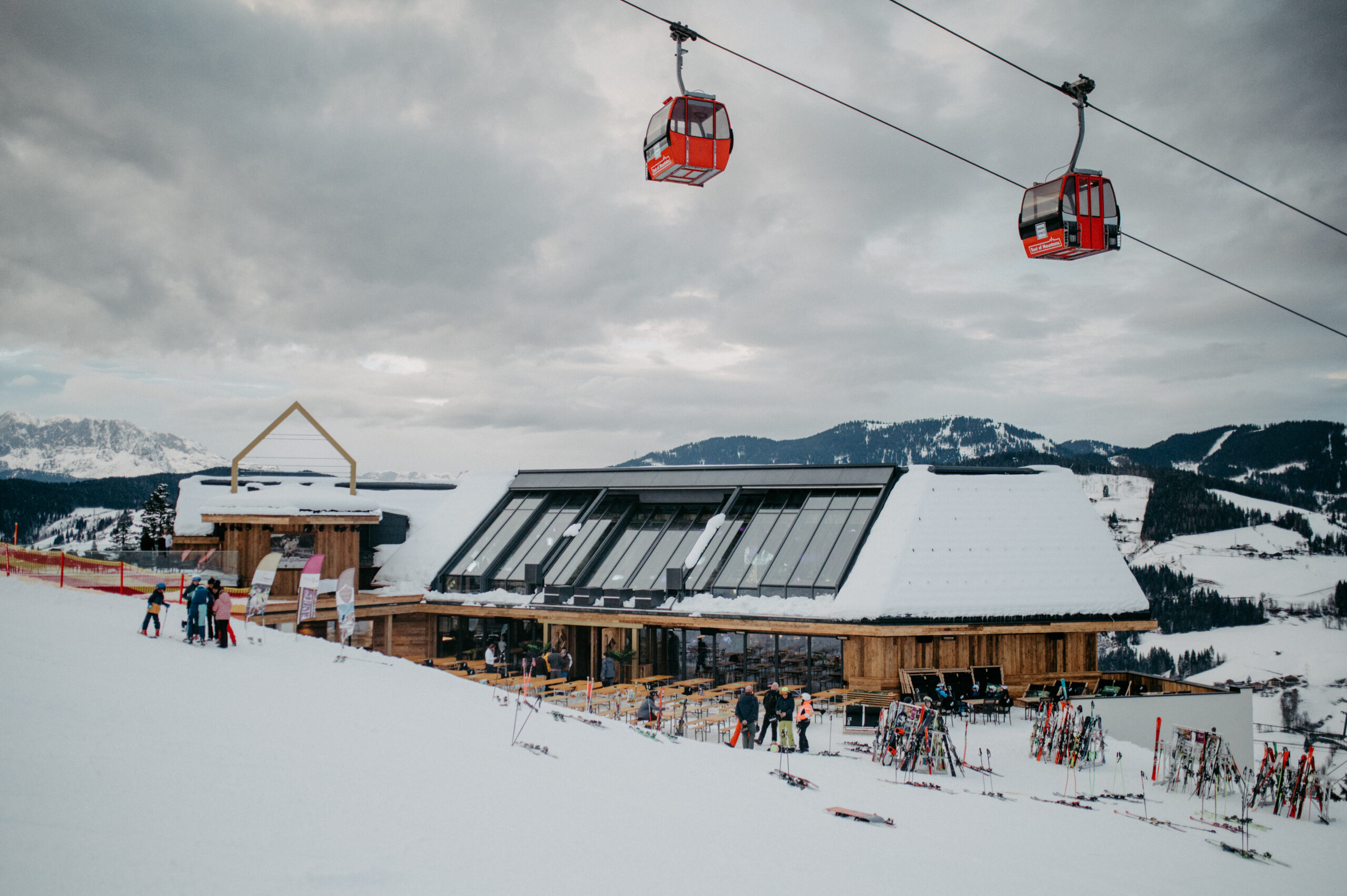 Aster's Mountain Club © Nadia Jabli Fotografie